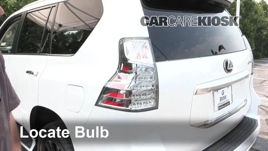 2023 Lexus GX460 4.6L V8 Éclairage Feu clignotant arrière (remplacer l'ampoule)